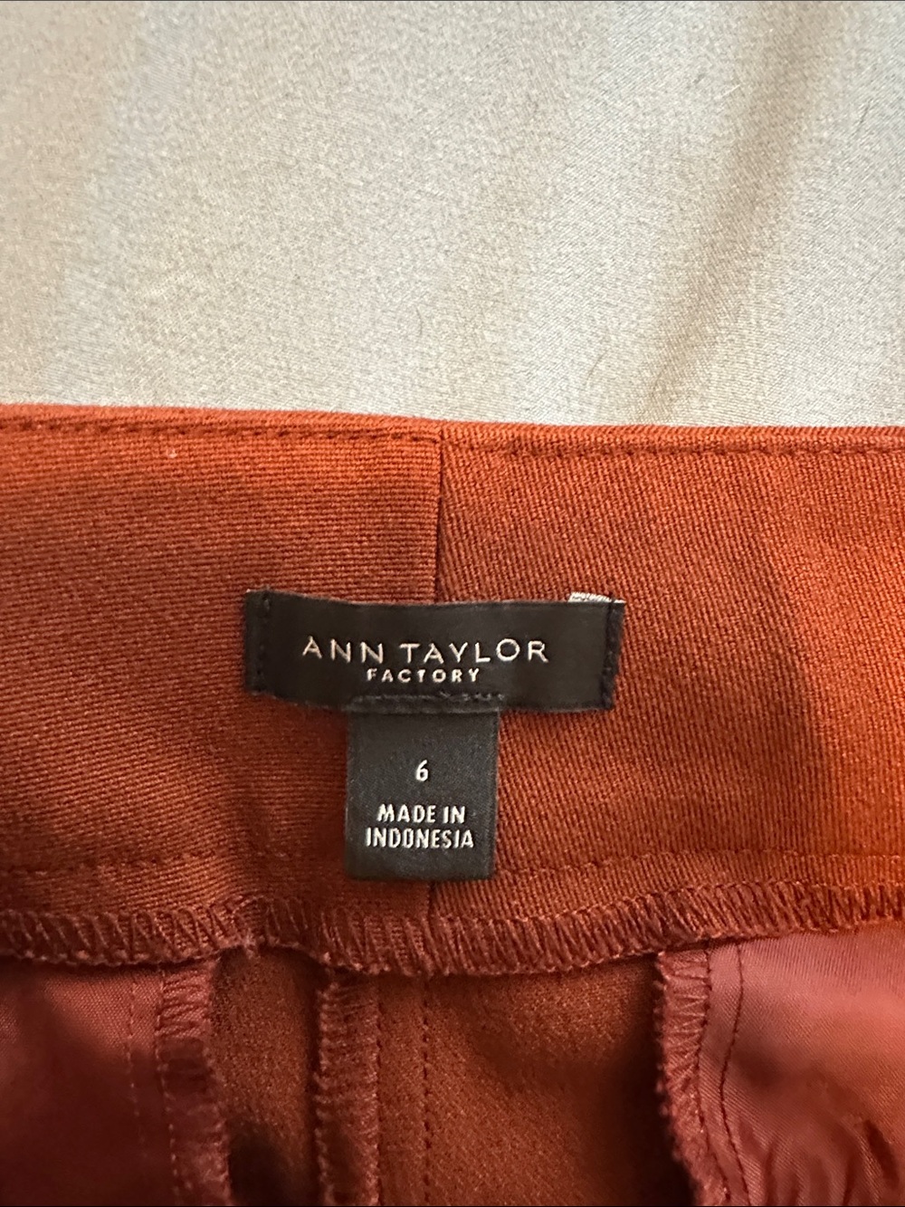Ann Taylor women’s Dress Pants in Deep Rust - Picture 2 of 6